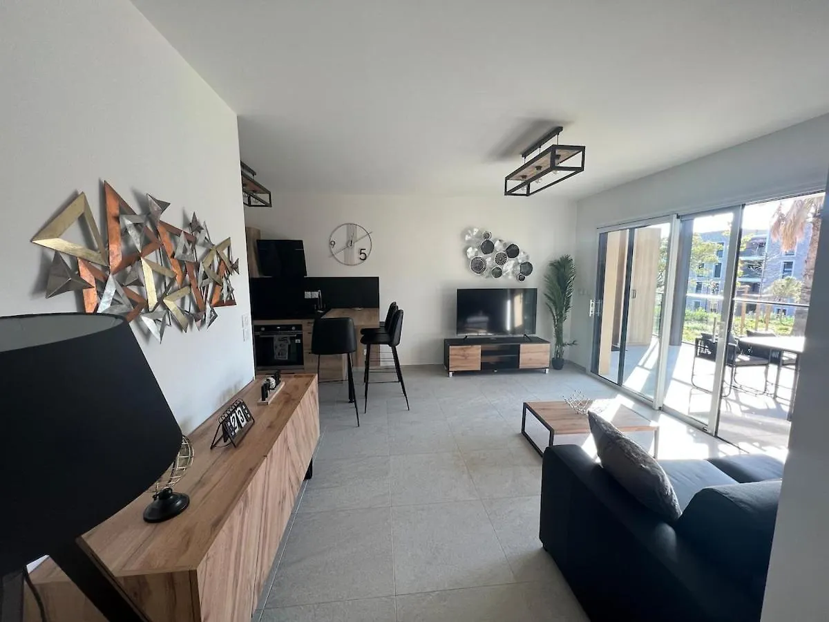T2 Neuf Tout Equipe ! Climatisation, Wifi, Parking Privatif Saint-Mandrier-sur-Mer 0*,  France